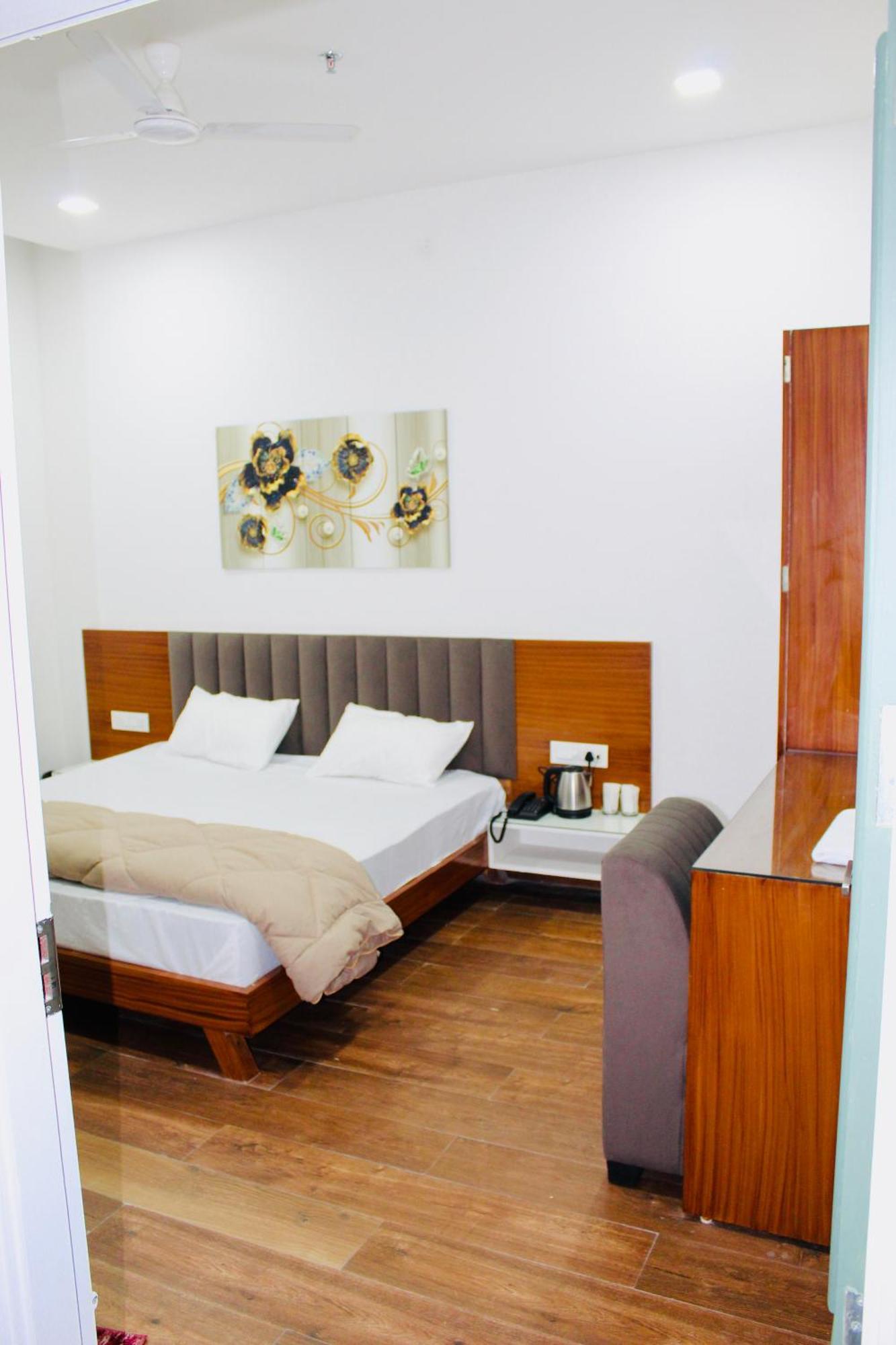 The Loya Hotel Muktsar Экстерьер фото