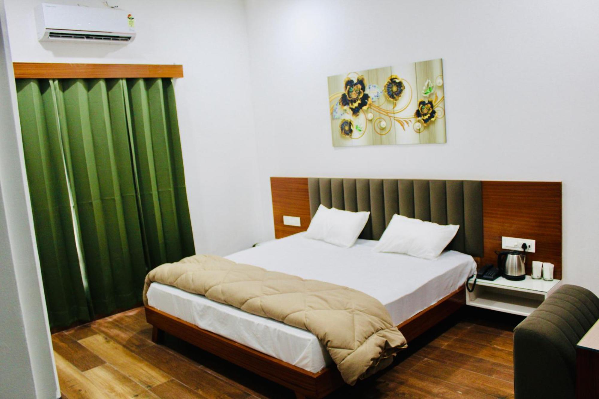 The Loya Hotel Muktsar Экстерьер фото